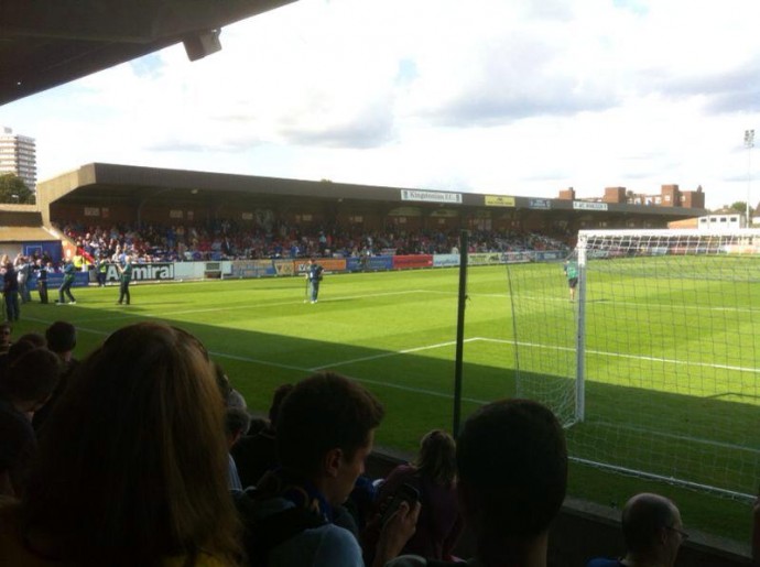 Kingsmeadow achter goal