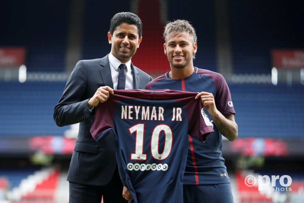 Neymar tekent voor PSG