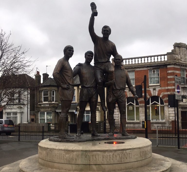 West Ham standbeeld