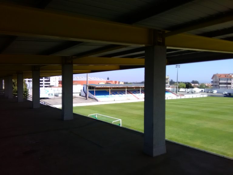 Groundhoppend door Portugal 12: het schitterende Estádio de Sào Miguel