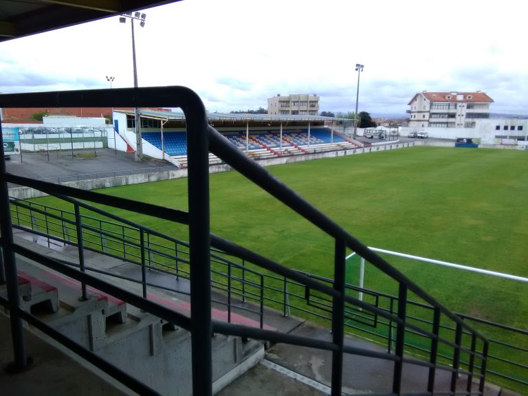 Groundhoppend door Portugal 12: het schitterende Estádio de Sào Miguel