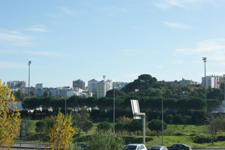 Groundhoppend door Portugal #20: Slappe streekderby in Almada