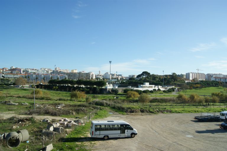 Groundhoppend door Portugal #20: Slappe streekderby in Almada