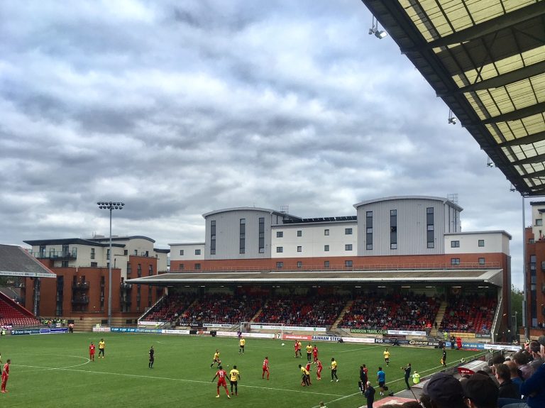 Leyton Orient kijkt weer naar boven