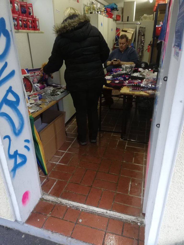 Fanshop c Harold Broedelet