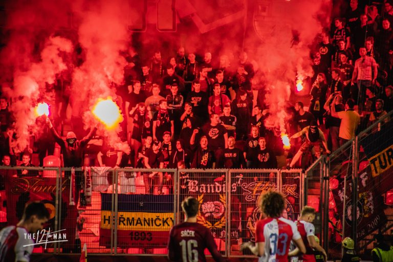 Slavia sloopt Sparta