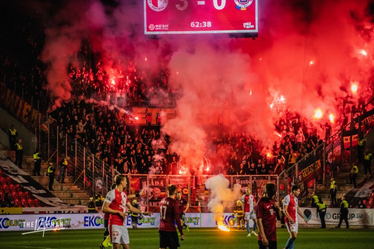 Slavia sloopt Sparta