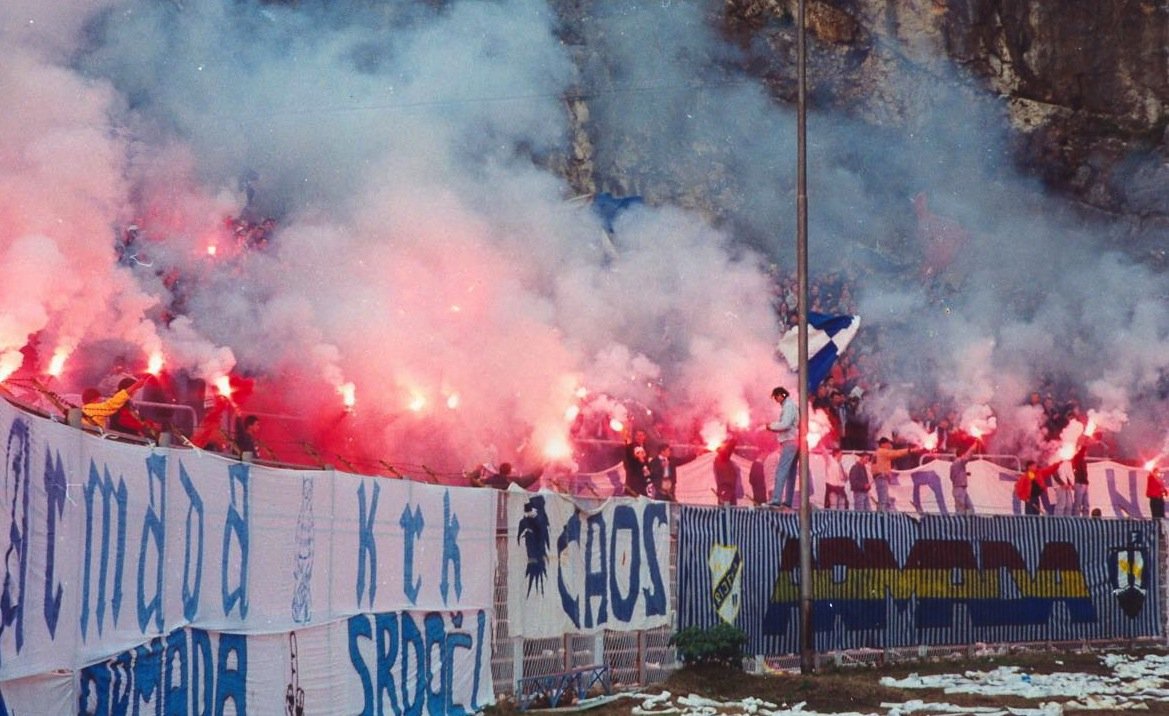 Ultras van Armada Rijeka met pyro