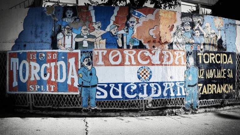 In de hekken Torcida Split Mural