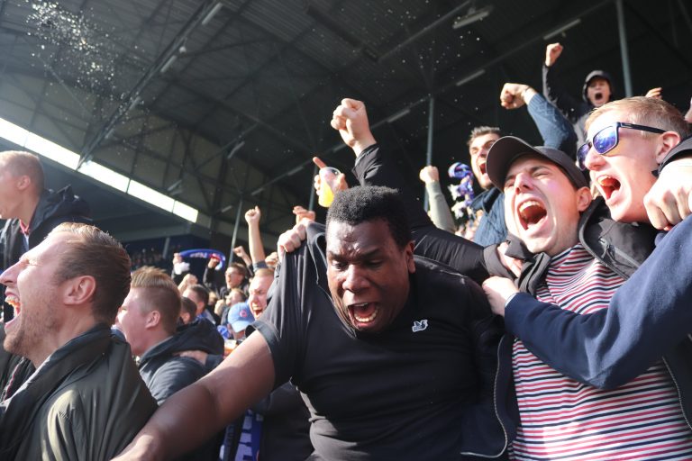 Voetbalsupporters worden vogelvrij verklaard door populistische