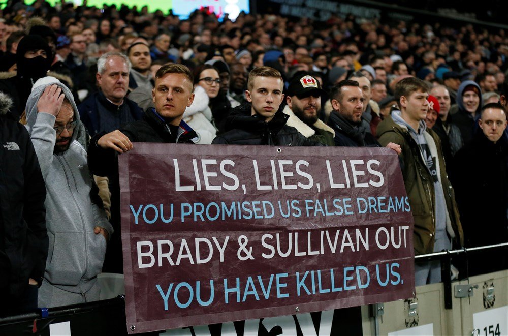 West Ham United: stadionverbod om t-shirt met anti-bestuur slogan