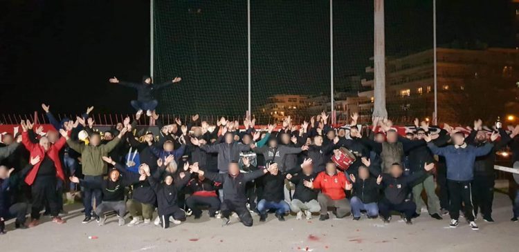 De fanatieke groep begin dit jaar bij hun jaarlijkse supportersfeest (via Club Rossoneri Kalamarias).