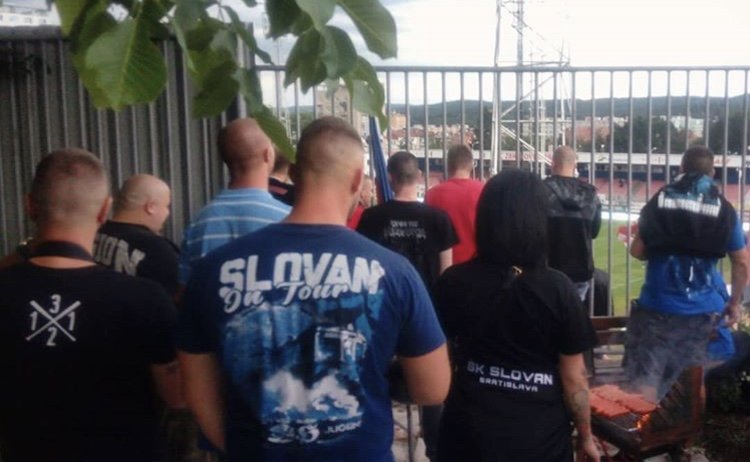 Supporters in Tsjechië en Slowakije laten van zich horen In De Hekken