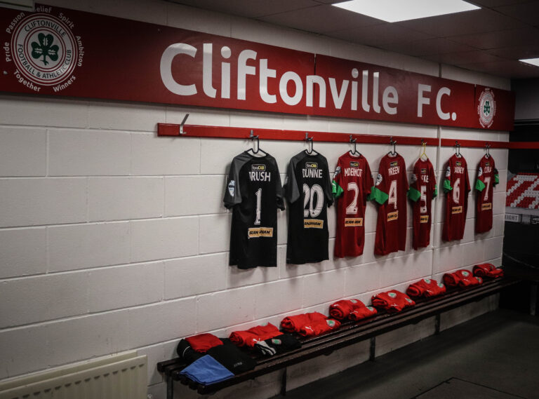 Een bezoek aan Cliftonville FC: de oudste club van Ierland