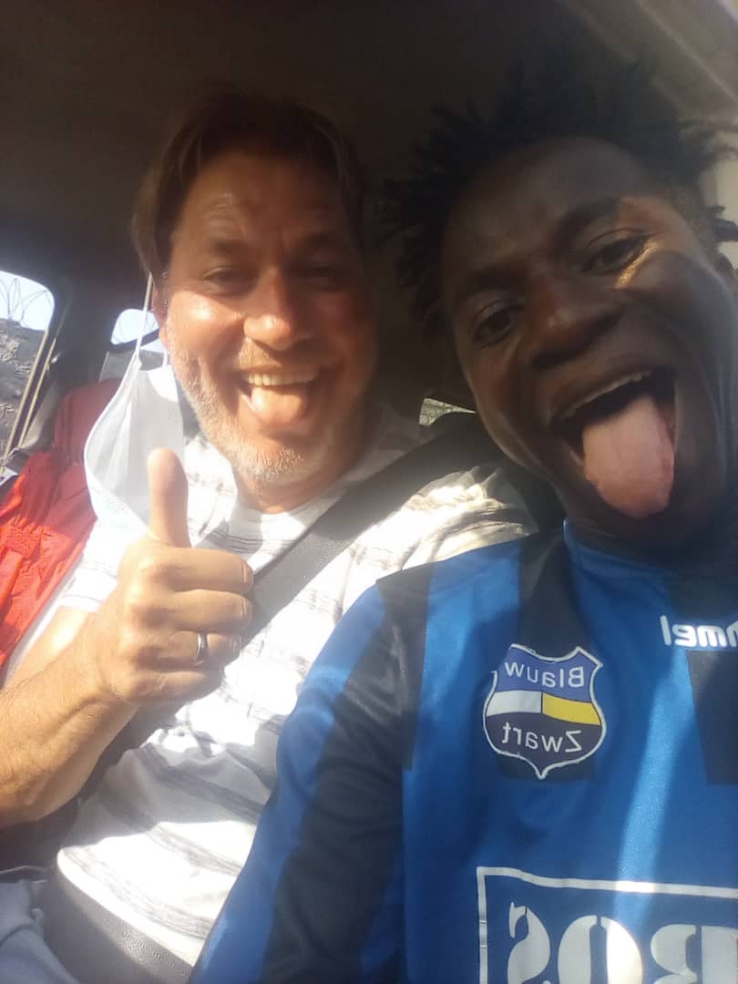 Pieter de Kramer: Profvoetballer uit Sierra Leone