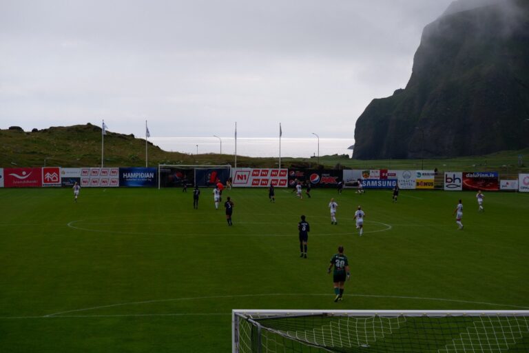 VoetbalIJsland 2
