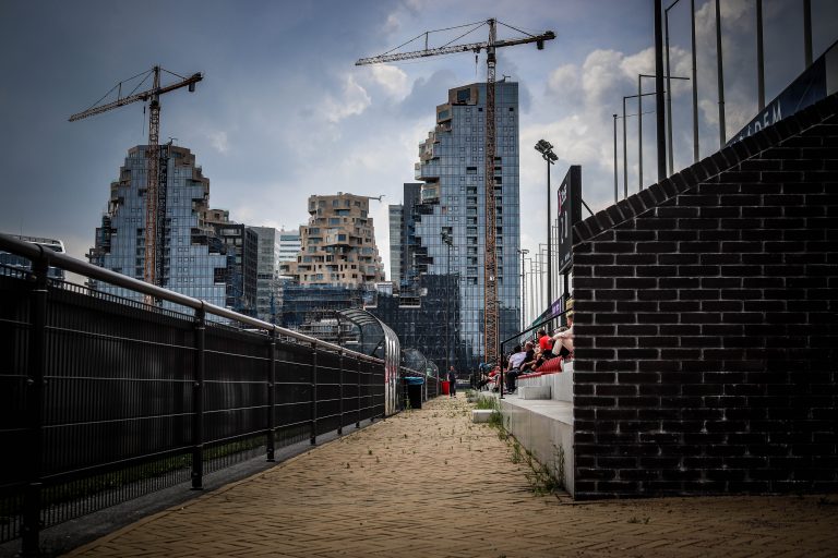 AFC: voetballen midden op de Zuidas