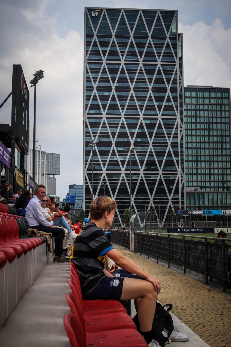 AFC: voetballen midden op de Zuidas