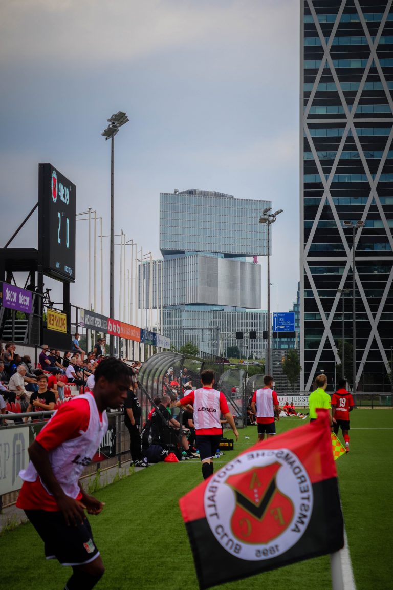 AFC: voetballen midden op de Zuidas
