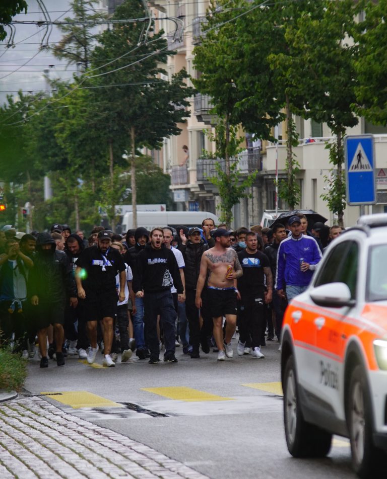 Sfeervol duel tussen Grashopper en FC Basel ondanks boycot