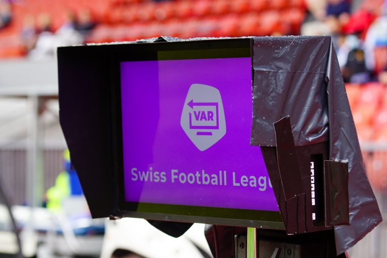 Sfeervol duel tussen Grashopper en FC Basel ondanks boycot