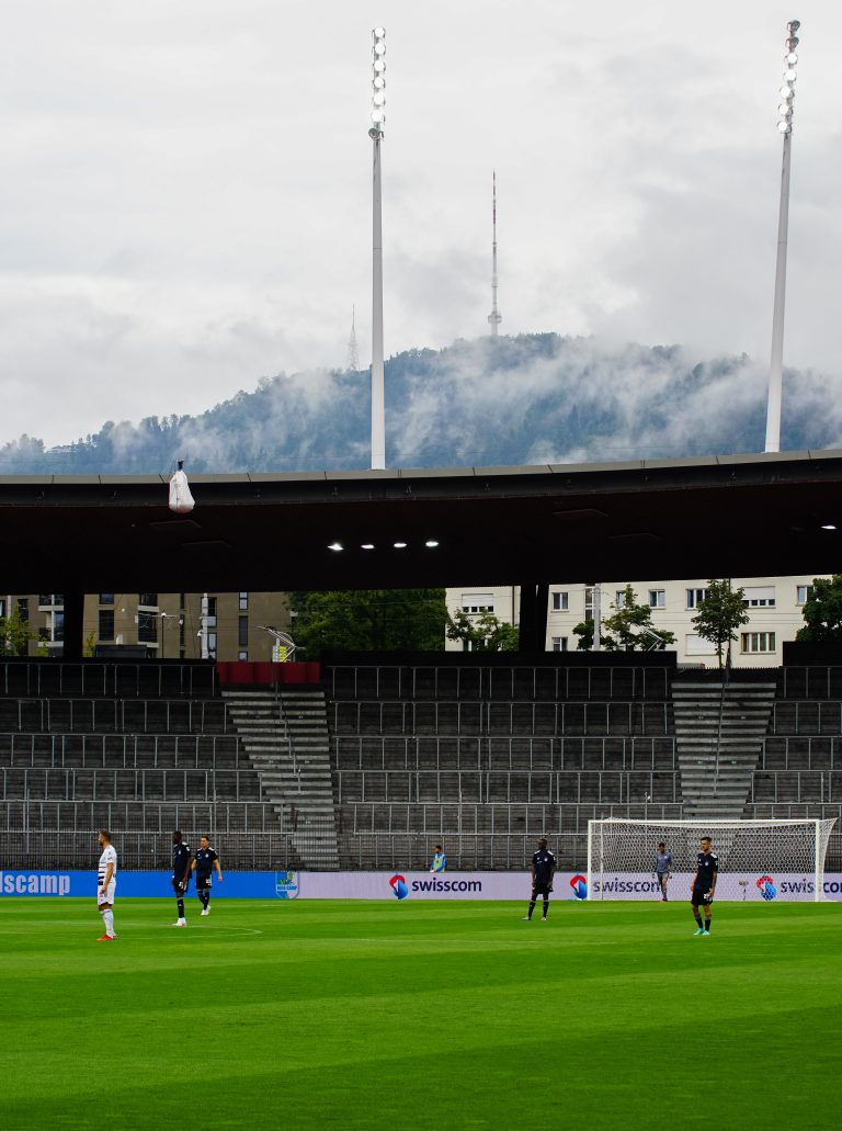Sfeervol duel tussen Grashopper en FC Basel ondanks boycot