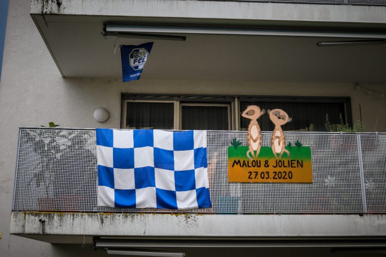Supporters zorgen voor een vurige terugkeer naar het stadion bij FC