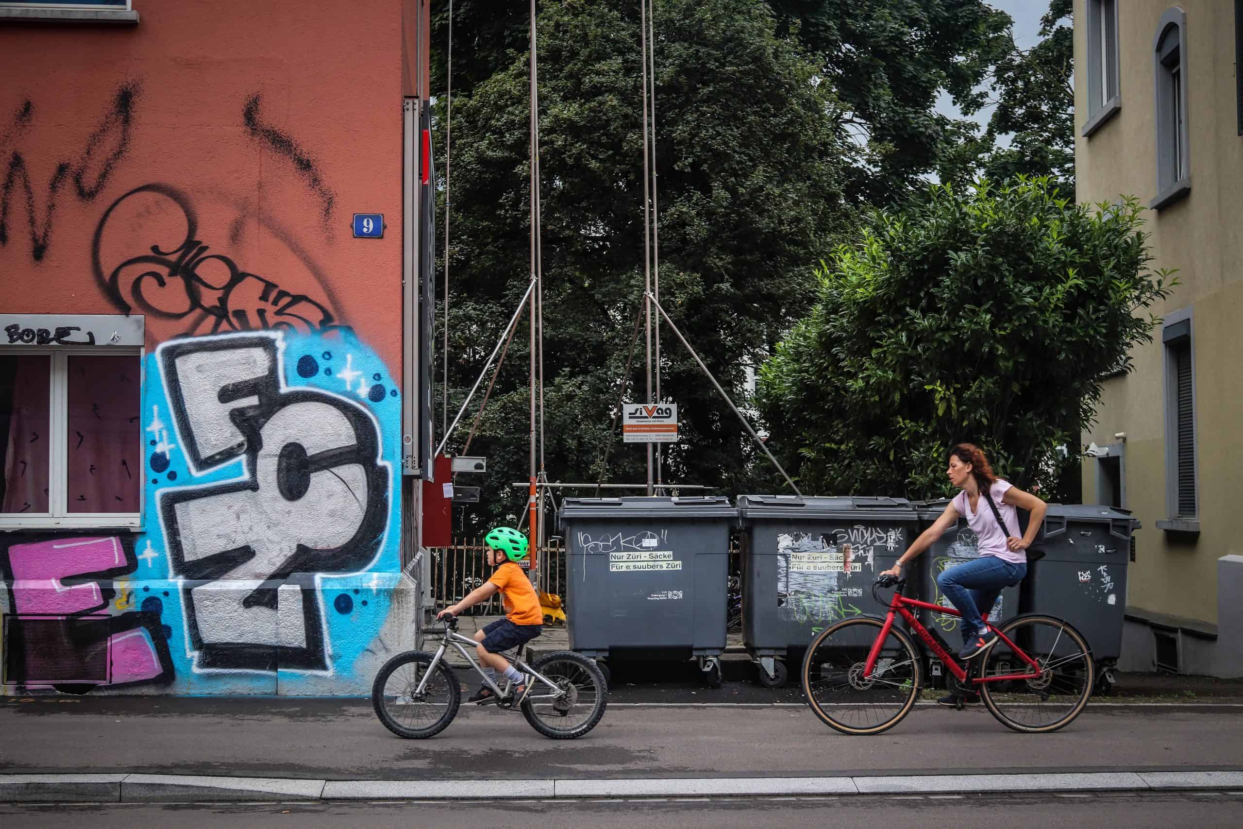 FC Zürich ultras maken een graffitiwallhalla van hun stad | In de Hekken