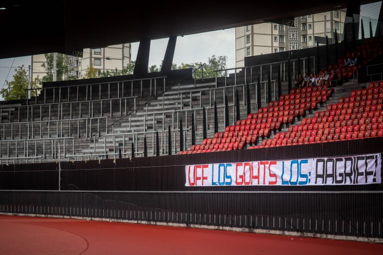 Sfeervol duel tussen Grashopper en FC Basel ondanks boycot