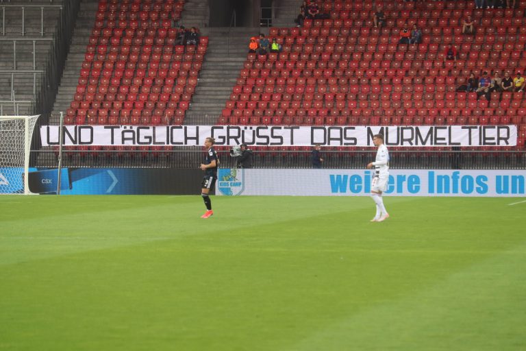 Sfeervol duel tussen Grashopper en FC Basel ondanks boycot