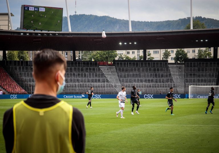 Sfeervol duel tussen Grashopper en FC Basel ondanks boycot