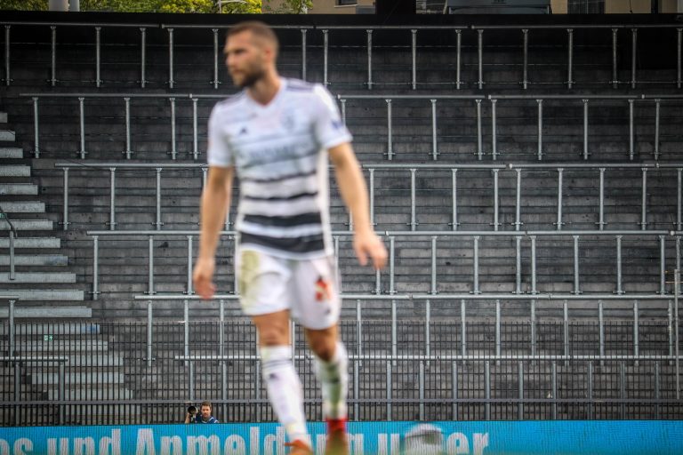 Sfeervol duel tussen Grashopper en FC Basel ondanks boycot
