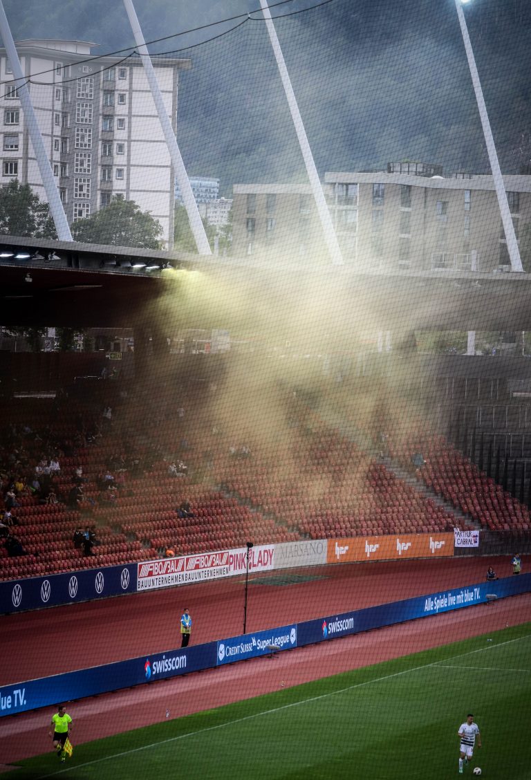 Sfeervol duel tussen Grashopper en FC Basel ondanks boycot