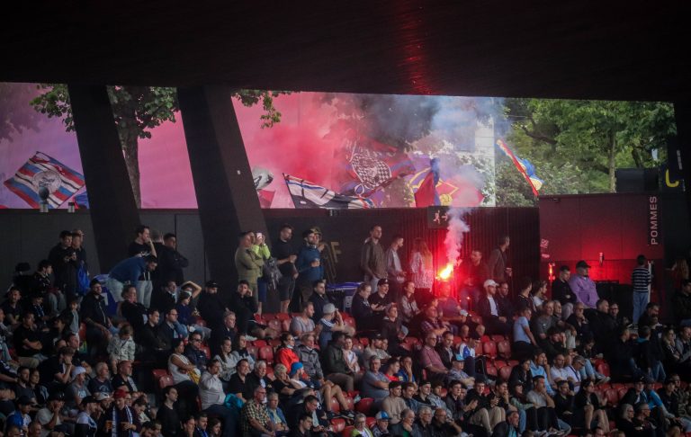 Sfeervol duel tussen Grashopper en FC Basel ondanks boycot