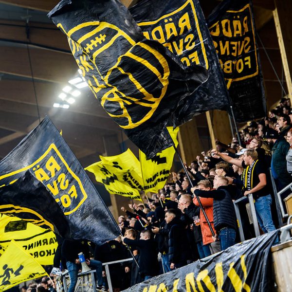 AIK supporters protesteerden tegen collectieve straffen in het Zweedse voetbal