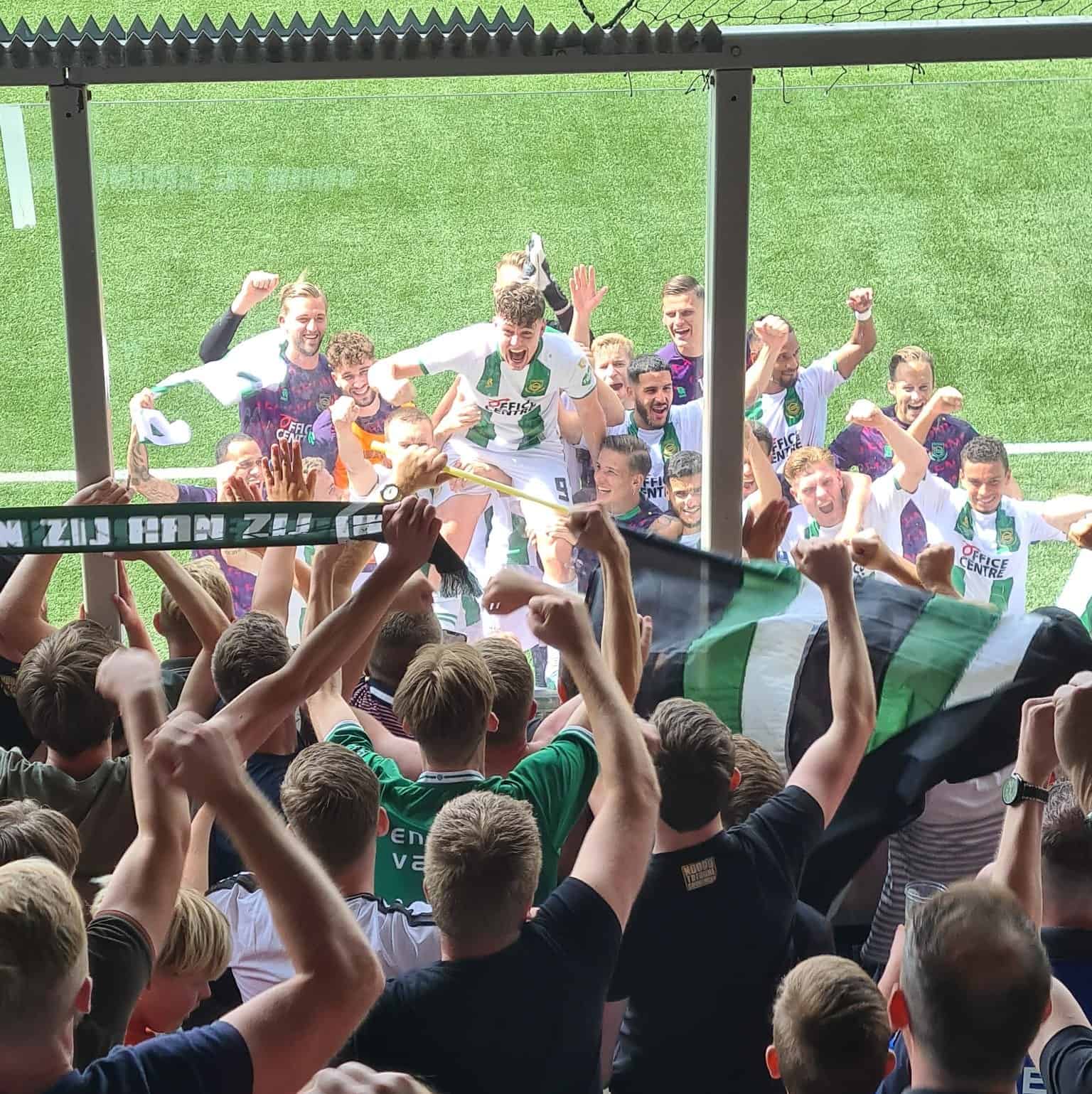 Lokale driehoek Tilburg gebruikt Corona QR-code om supporter te pesten