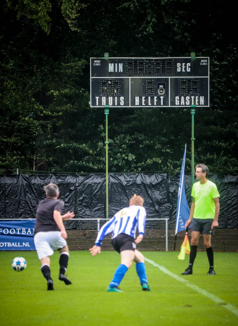 Eindelijk weer voetbal op de Wageningse Berg