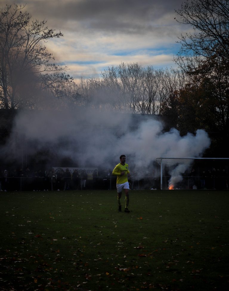 SV Walcheren verslaat GPC Vlissingen in derby vol pyro