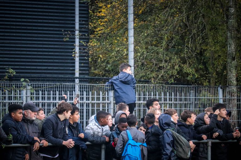 SV Walcheren verslaat GPC Vlissingen in derby vol pyro