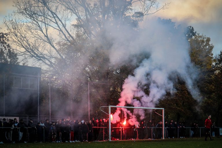SV Walcheren verslaat GPC Vlissingen in derby vol pyro