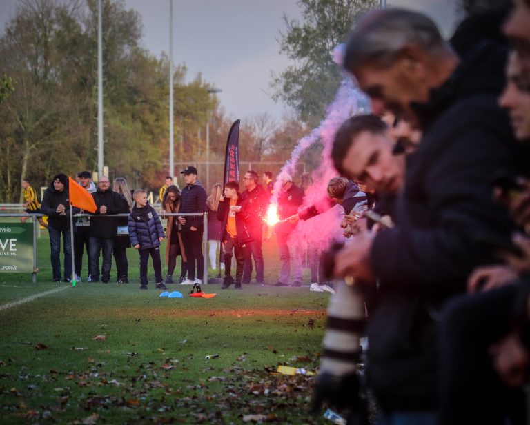 SV Walcheren verslaat GPC Vlissingen in derby vol pyro