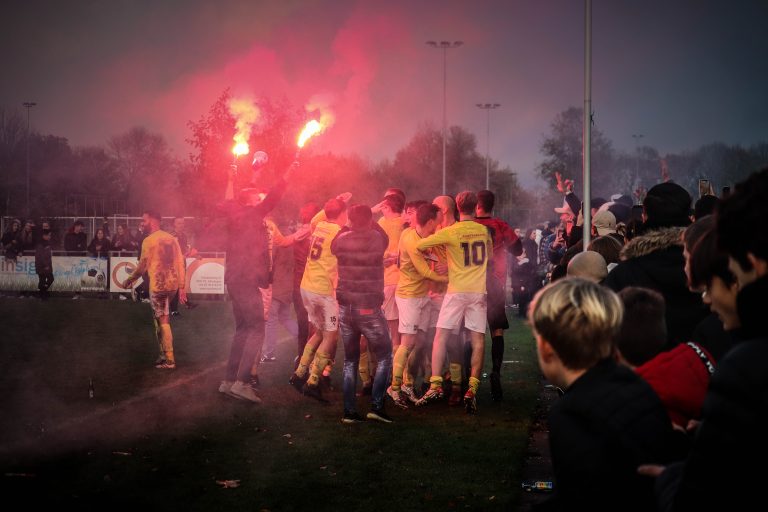 SV Walcheren verslaat GPC Vlissingen in derby vol pyro