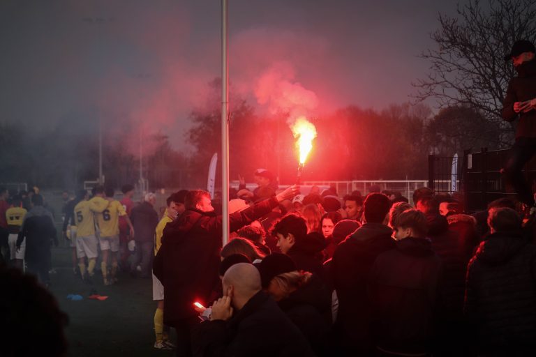 SV Walcheren verslaat GPC Vlissingen in derby vol pyro