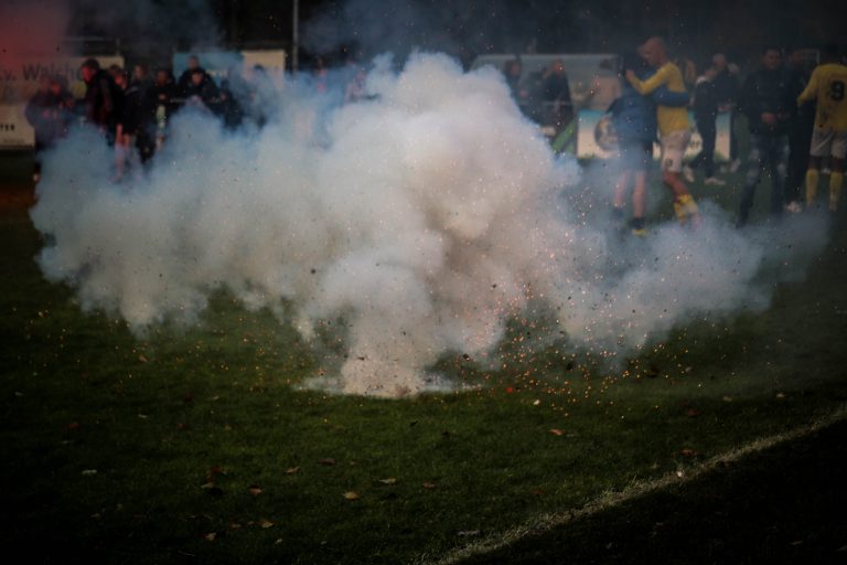 SV Walcheren verslaat GPC Vlissingen in derby vol pyro