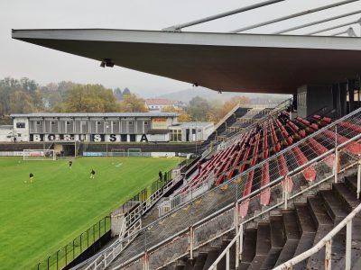 Groundhop Stadion Ellenfeld. Stadion van Borussia Neunkirchen