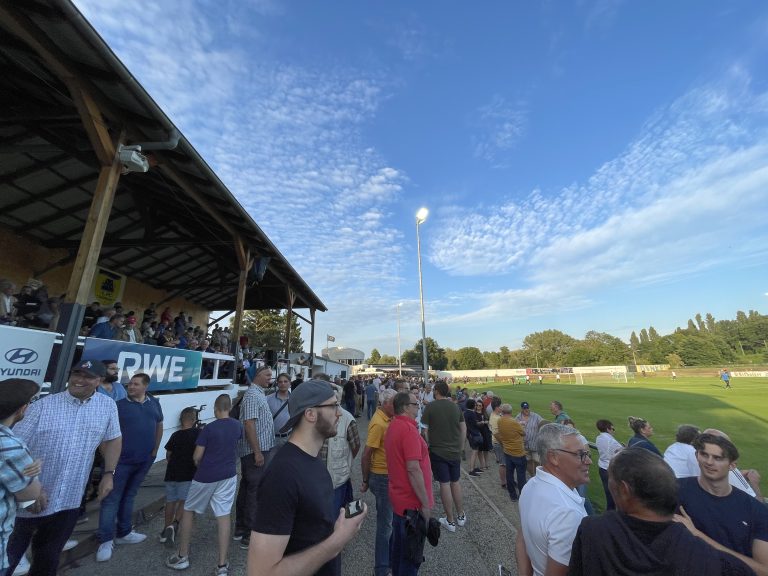 Tussen hoop, vrees en Duitse voetbalcult bij 1. FC Düren