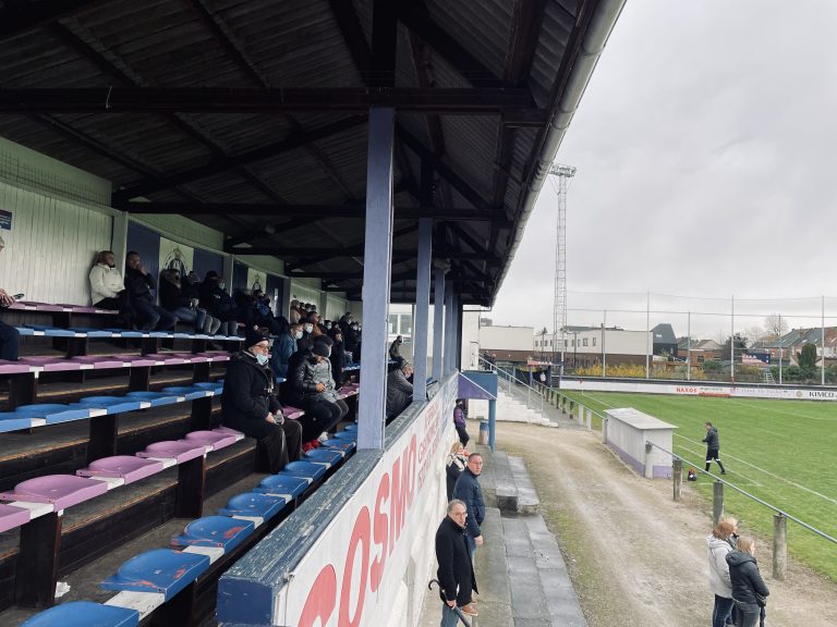 Spektakelstuk op unieke voetbalgrond in Dendermonde