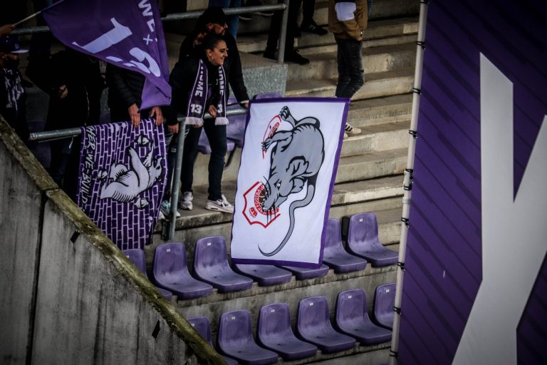 Royal Antwerp: Den derby van ’t Stad leidt tot bizarre taferelen