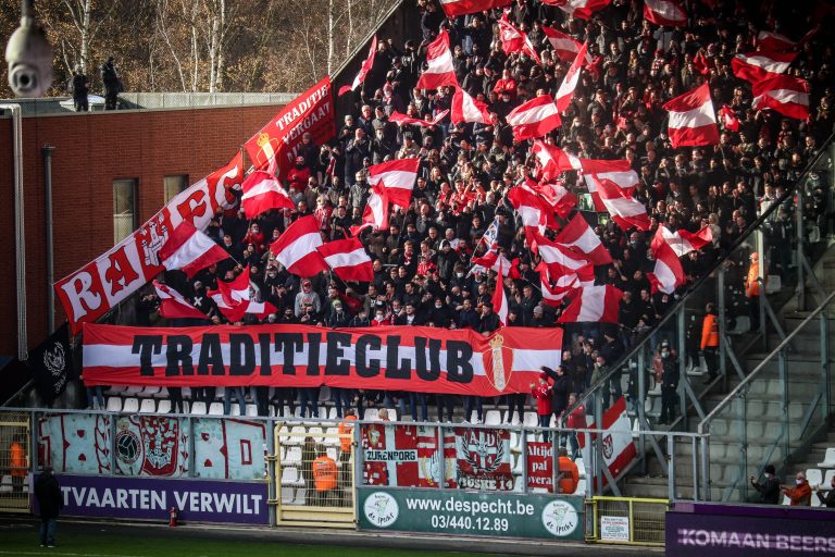 Royal Antwerp: Den derby van ’t Stad leidt tot bizarre taferelen