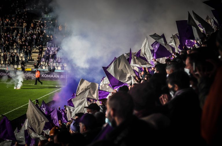 Royal Antwerp: Den derby van ’t Stad leidt tot bizarre taferelen